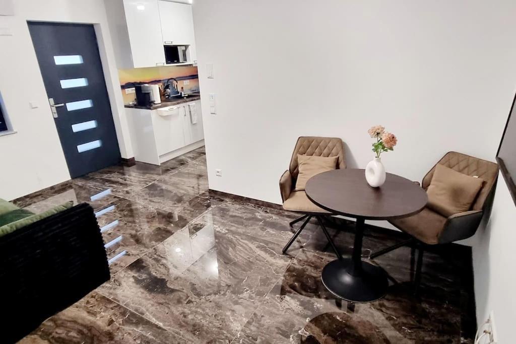 Einliegerwohnung Neu In Vaihingen Enz Horrheim Eksteriør billede